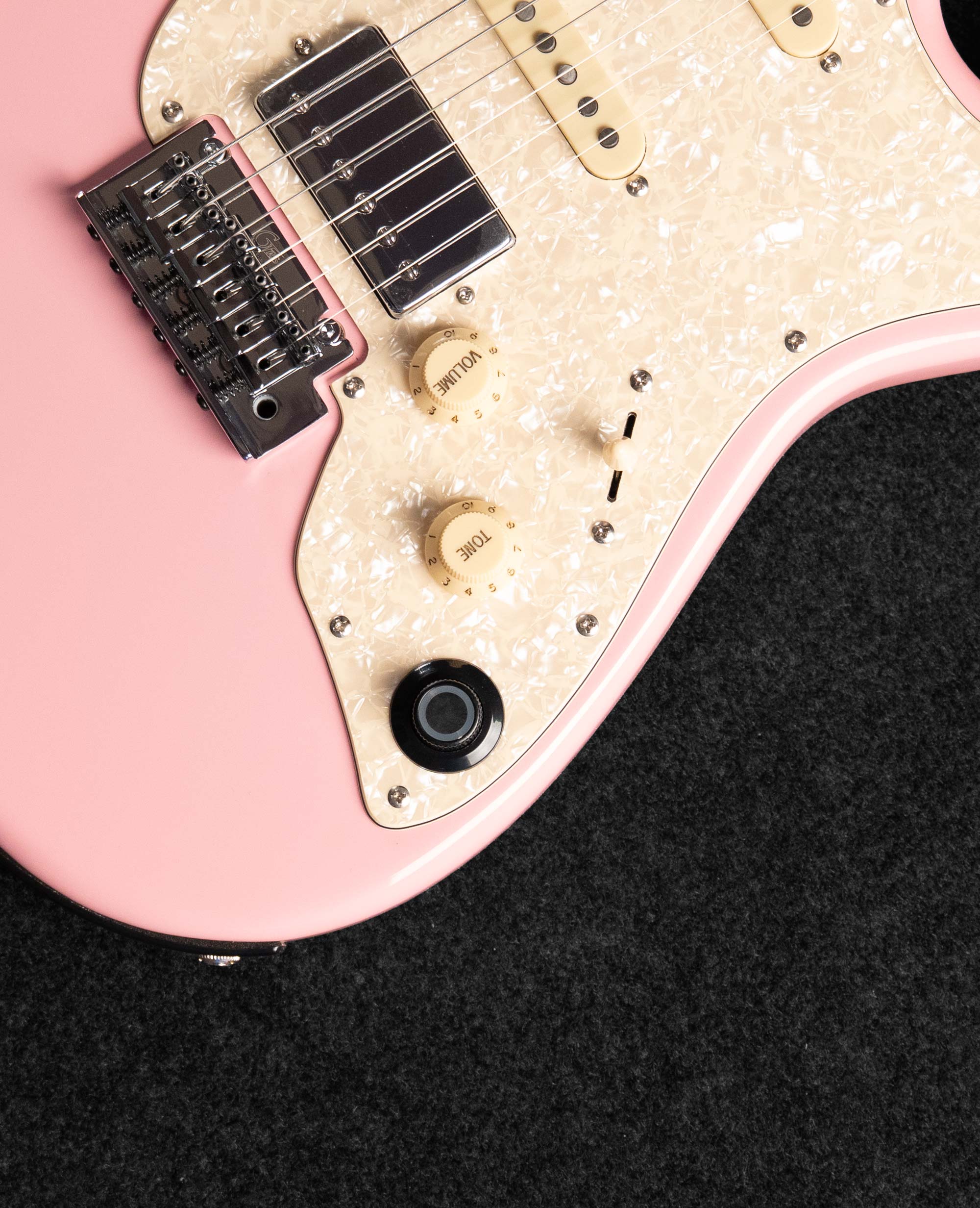 Электрогитара Mooer GTRS P801 Pink - купить в "Гитарном Клубе"