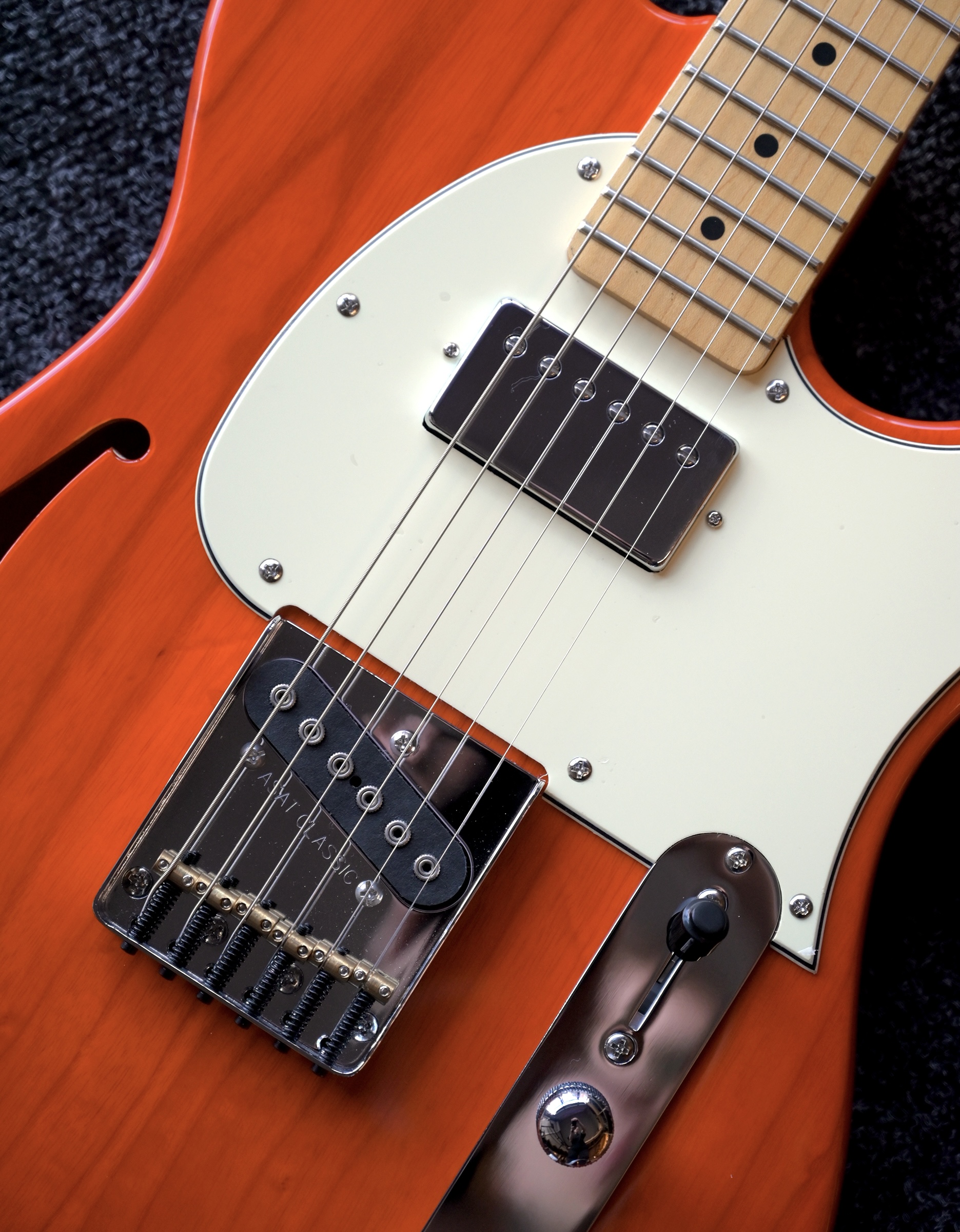 Электрогитара G&L Tribute ASAT Classic Bluesboy Semi-Hollow Clear Orange MP - купить в "Гитарном Клубе"