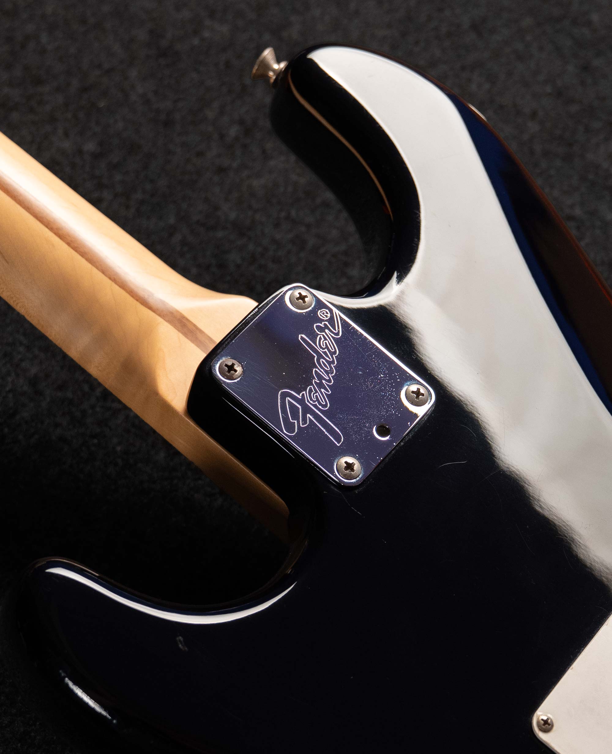Электрогитара Fender Stratocaster Eric Clapton, Blackie, 1996 - купить в "Гитарном Клубе"