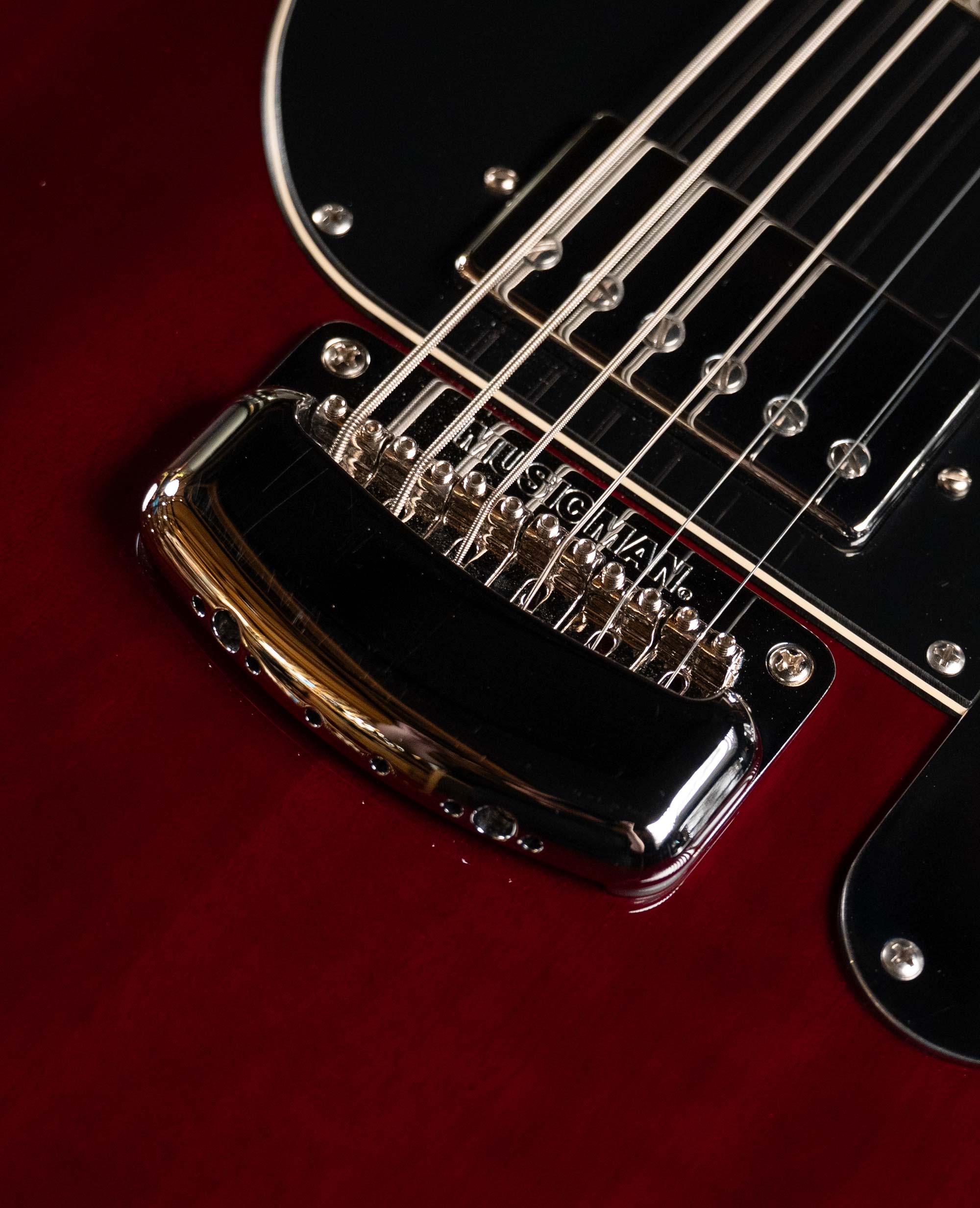 Электрогитара Music Man Stingray Oxblood Baritone - купить в "Гитарном Клубе"