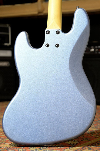 Бас-гитара G&L Tribute JB Lake Placid Blue RW Poplar - купить в "Гитарном Клубе"