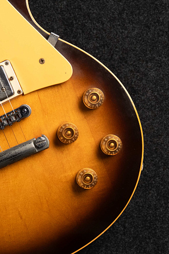 Электрогитара Gibson Les Paul Standard `80 - купить в "Гитарном Клубе"