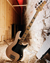 Бас-гитара G&L Tribute LB-100 Olympic White MP Poplar - купить в "Гитарном Клубе"