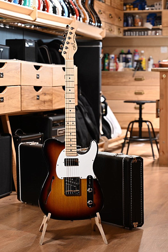 Электрогитара G&L ASAT Classic Bluesboy Semi-Hollow 3-Tone Sunburst MP - купить в "Гитарном Клубе"