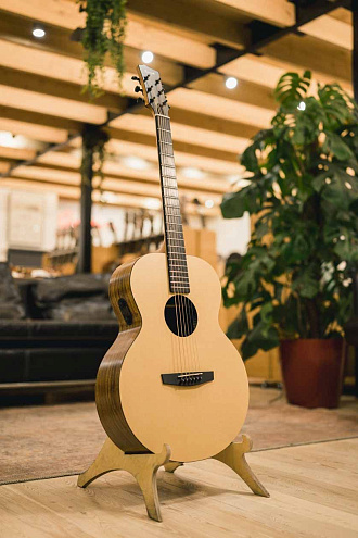 Трансакустическая гитара Enya EA-X0/S0.EQ - купить в "Гитарном Клубе"