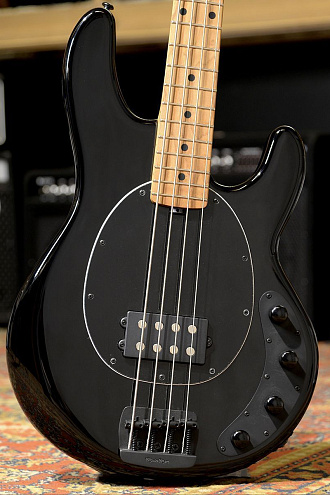 Бас-гитара Music Man StingRay Special Black - купить в "Гитарном Клубе"