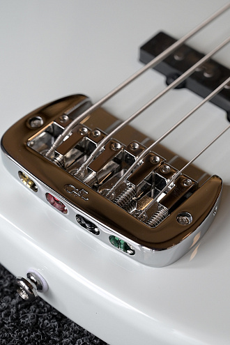 Бас-гитара G&L Tribute JB-2 Sonic Blue Poplar Jatoba - купить в "Гитарном Клубе"