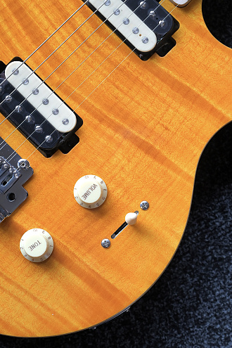 Электрогитара Sterling Axis Trans Gold - купить в "Гитарном Клубе"