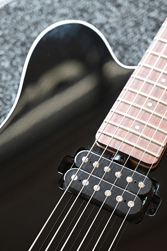 Электрогитара Sterling Axis Black with White - купить в "Гитарном Клубе"