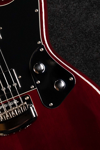 Электрогитара Music Man Stingray Oxblood Baritone - купить в "Гитарном Клубе"