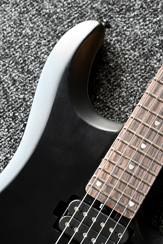 Электрогитара Sterling JP60 Stealth Black - купить в "Гитарном Клубе"