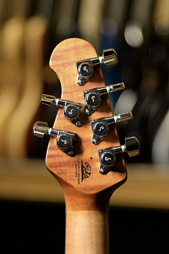 Электрогитара Music Man Cutlass SSS, Powder Blue - купить в "Гитарном Клубе"