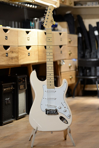 Электрогитара G&L Tribute Legacy Gloss White MP Poplar - купить в "Гитарном Клубе"