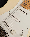 Электрогитара Fender Stratocaster AVRI