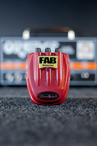 Гитарная педаль Danelectro D1 Fab Distortion - купить в "Гитарном Клубе"