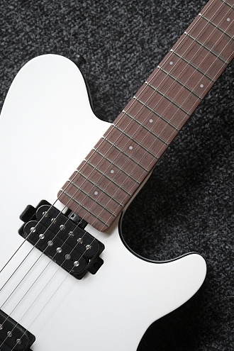 Электрогитара Sterling Axis White with Black - купить в "Гитарном Клубе"