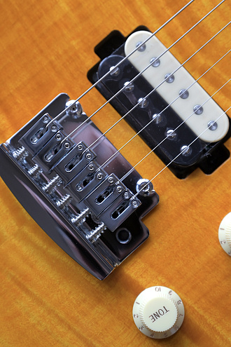 Электрогитара Sterling Axis Trans Gold - купить в "Гитарном Клубе"