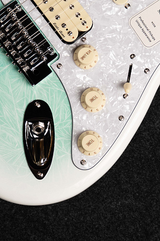 Электрогитара Saga Celestial Blue - купить в "Гитарном Клубе"