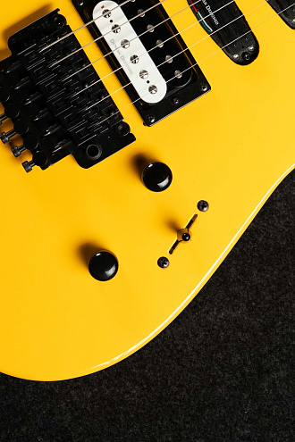 Электрогитара Jackson SL1X Soloist X Ser.Cab Yellow - купить в "Гитарном Клубе"