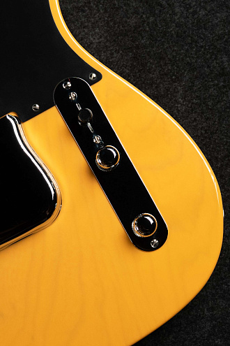 Электрогитара Fender AVRI 