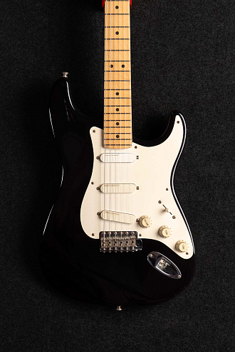 Электрогитара Fender Stratocaster Eric Clapton, Blackie, 1996 - купить в "Гитарном Клубе"