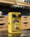 Гитарная педаль JOYO JF-09, Tremolo, True Bypass - купить в "Гитарном Клубе"