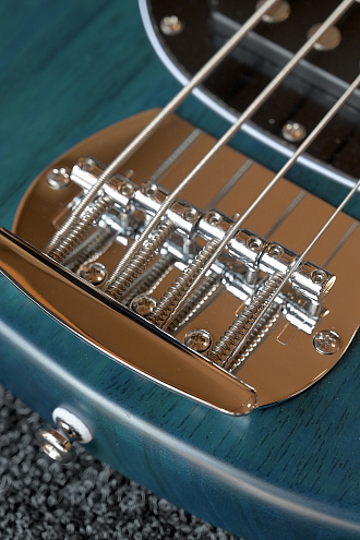 Бас-гитара Sterling StingRay ST-RAY4-TBLS, Trans Blue Satin  - купить в "Гитарном Клубе"