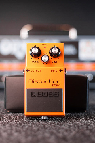 Гитарная педаль Boss DS-1, Distortion - купить в "Гитарном Клубе"